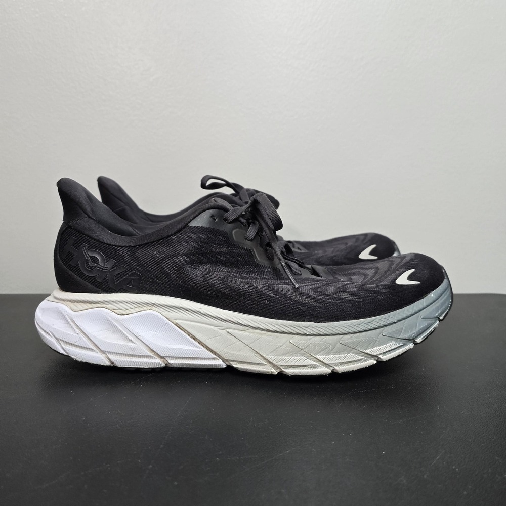 Hoka Shoes Womens Size 10.5B Black White Arahi 6 Performance Running Sneakers